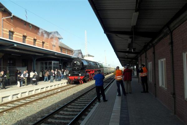 Fotohalt in Arnstadt Hbf, ©Roy Mohring