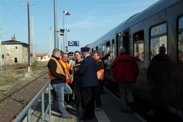 Fotohalt in Arnstadt Hbf, ©Roy Mohring