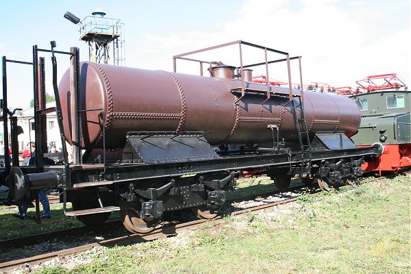 4 achsiger Kesselwagen © H.Reinl