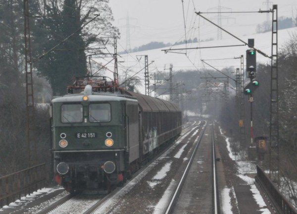 E42 151 am 26.1.2010 auf der Spessartrampe, &copy;Ingo T&auml;ubner