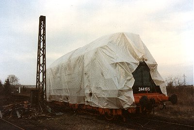 E44 105 im BW Weimar, Dez.95, ©S.Stieler