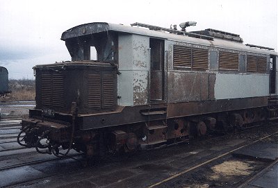 E44 105 im BW Weimar, Dez.95, ©S.Stieler