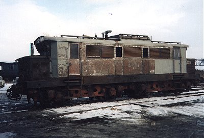 E44 105 im BW Weimar, Dez.95, ©S.Stieler