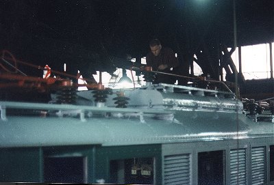 E44 105 im BW Weimar, Dez.95, ©S.Stieler