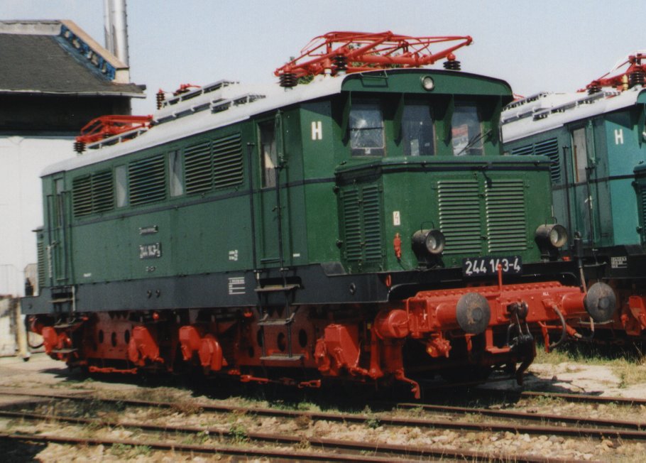 TEV 244 143-4